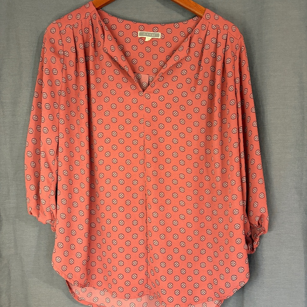 Pleione Blouse Pink Coral Medallion Light Hi-Low Tunic 3/4 Sleeve Womens Medium